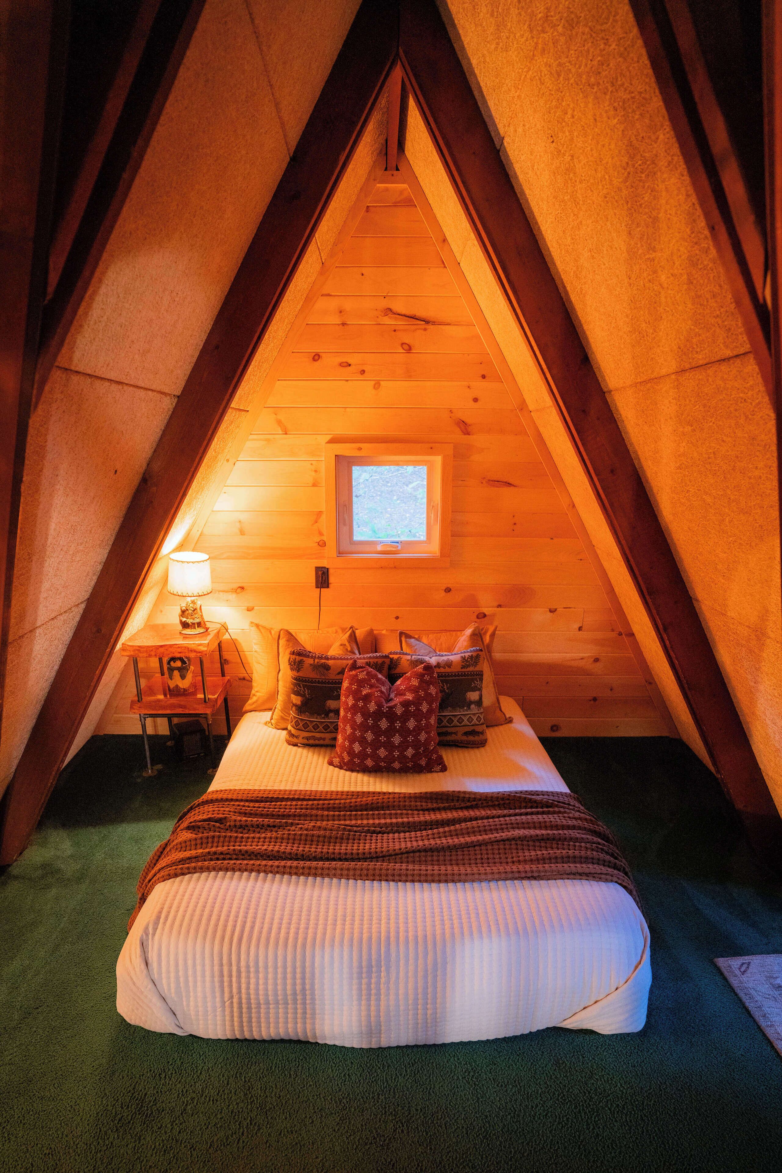 Cabin, Multiple Beds, Hot Tub, Partial Sea View (NordHavn) | 2 bedrooms, individually decorated, individually furnished, bed sheets