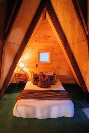 Cabin, Multiple Beds, Hot Tub, Partial Sea View (NordHavn) - Waterfront A- Frame With Dock, Canoe + Kayaks (Amanda)