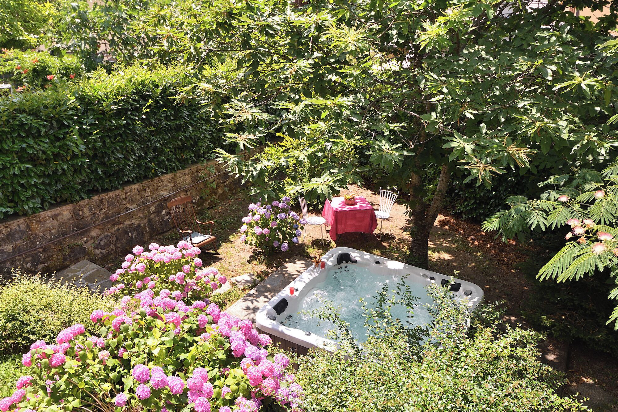 Bain à remous extérieur