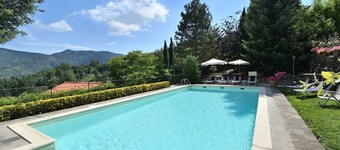 Private Tuscany Villa near Florence-Saltwater Pool, Heated Jacuzzi&Cooking Class