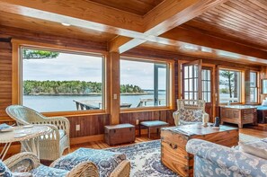 Interior - Waterfront Southport Cottage w/ Private Dock Quiet Coastal Retreat. (Southport)