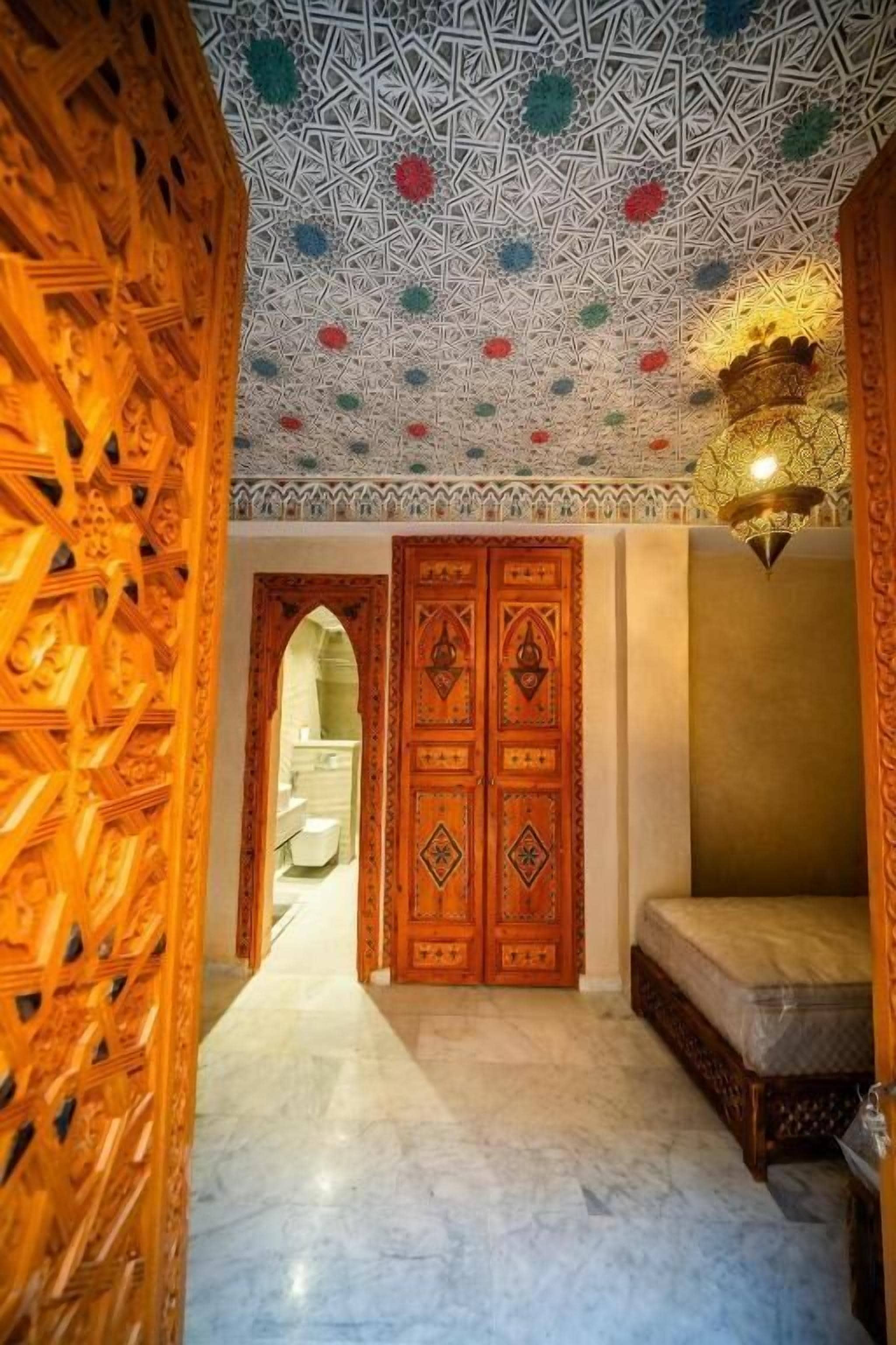 Deluxe Twin Room, Courtyard View | In-room safe, iron/ironing board, free WiFi