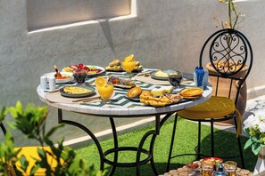 Free daily full breakfast  - Riad Nadalinn (Marrakech)