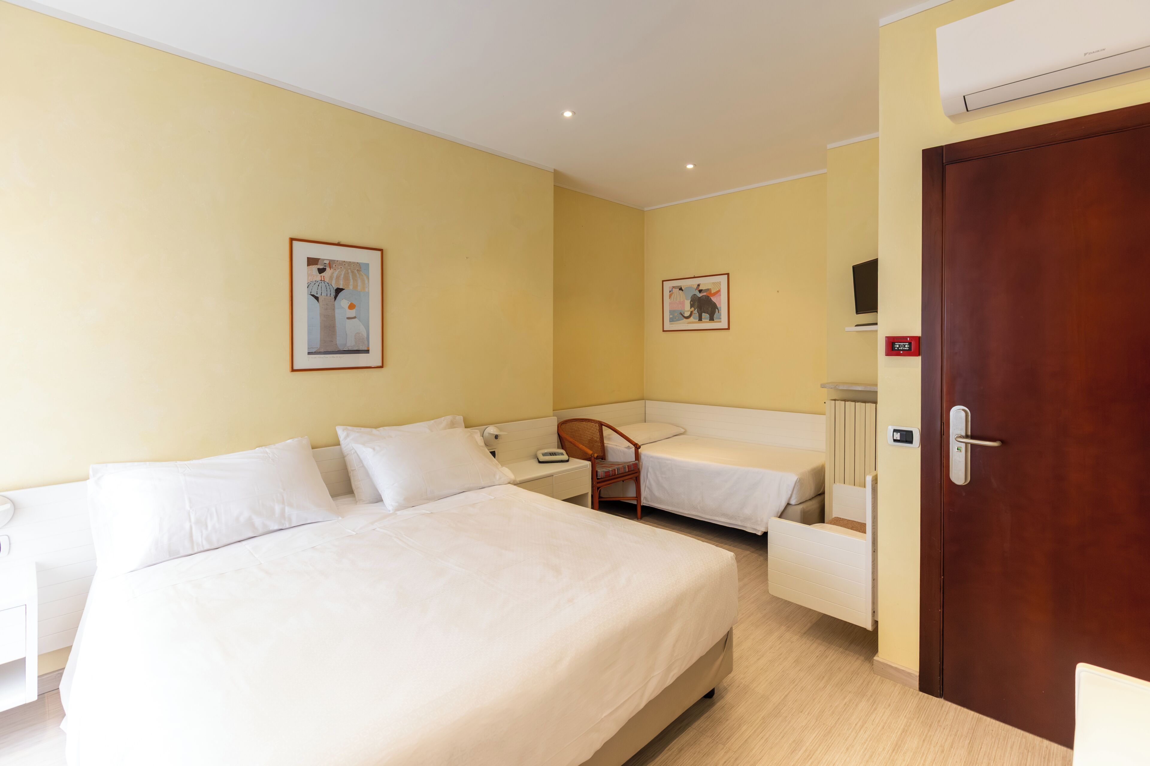 Standard Double Room, Balcony, Garden View | In-room safe, desk, cots/infant beds, free WiFi