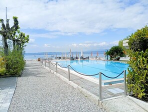 Seasonal outdoor pool - Hotel Tre Vele (Sirmione)