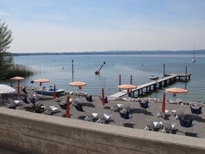 Habitación panorámica doble, vistas al lago | Terraza o patio