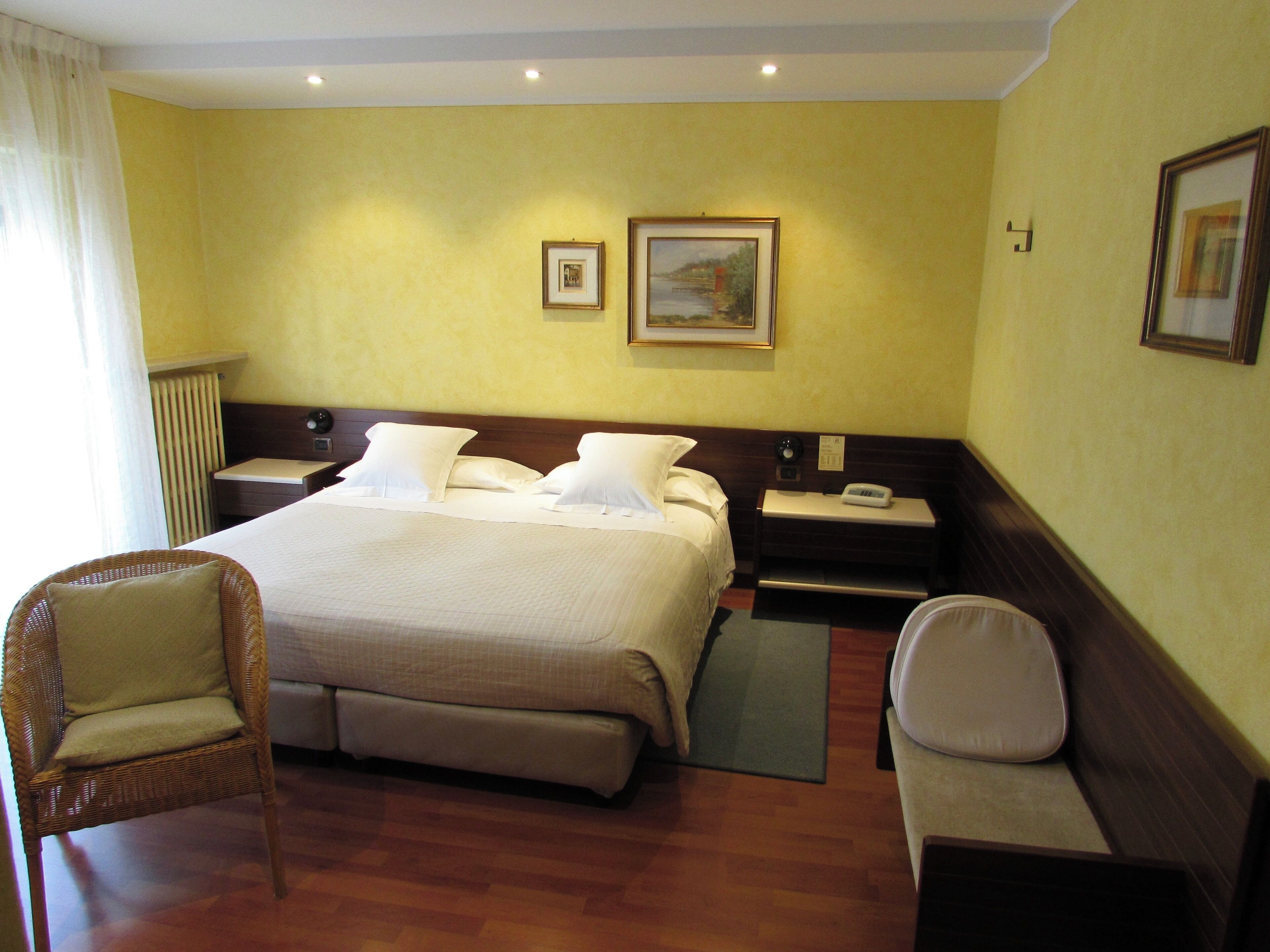 Standard Double Room, Balcony, Garden View