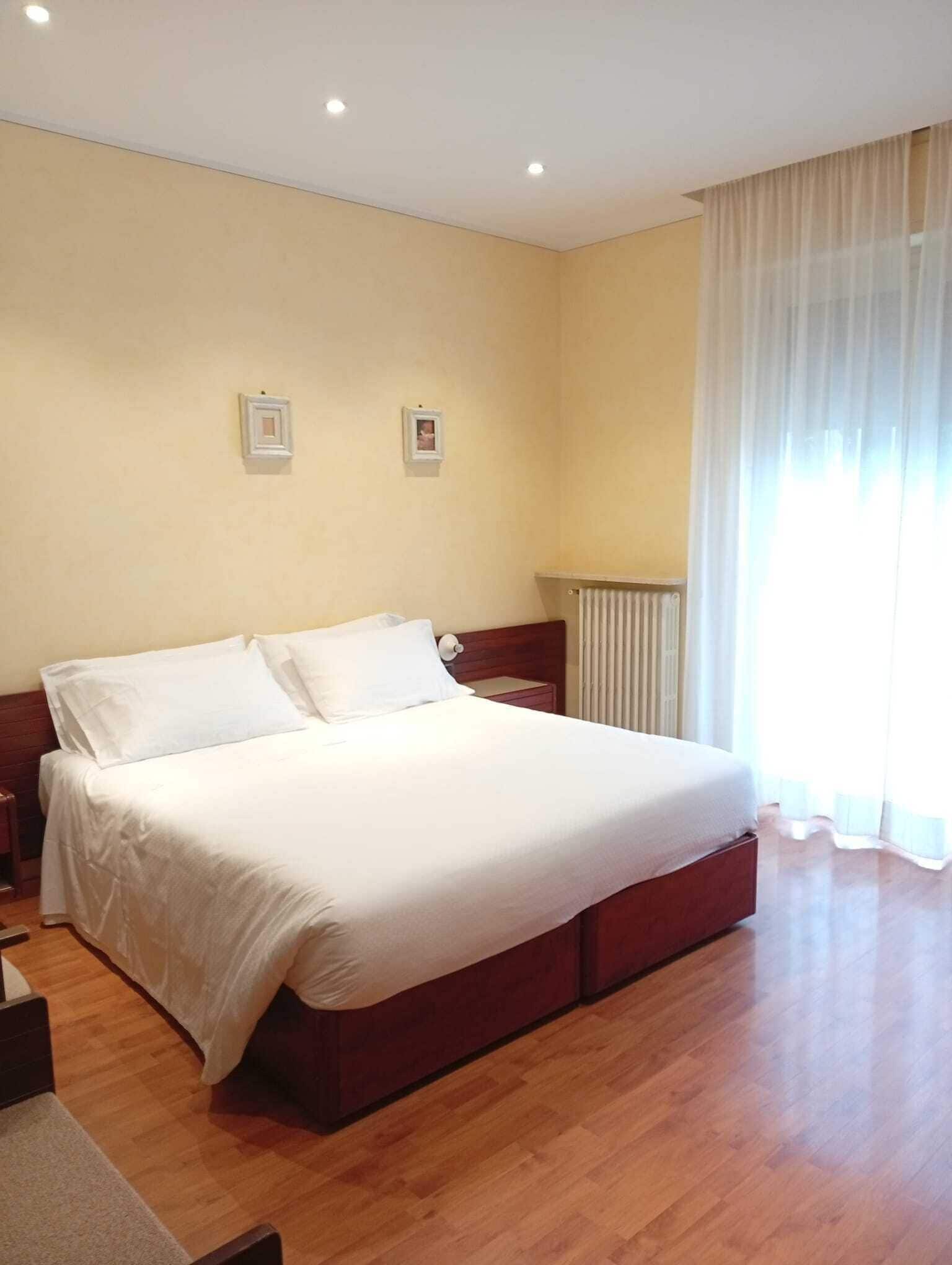 Standard Double Room | In-room safe, desk, free WiFi, bed sheets