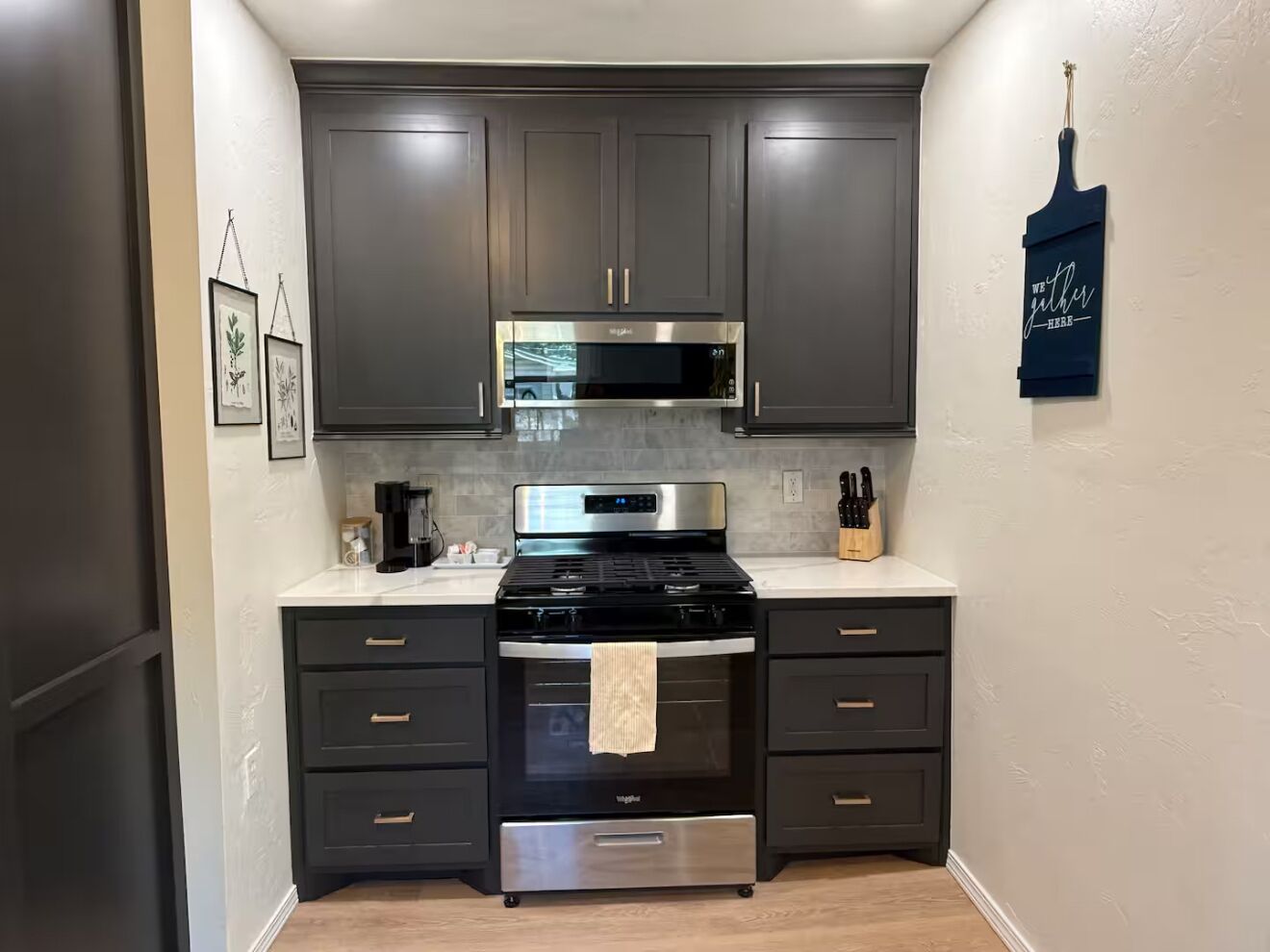 雪櫃、微波爐、焗爐、爐具