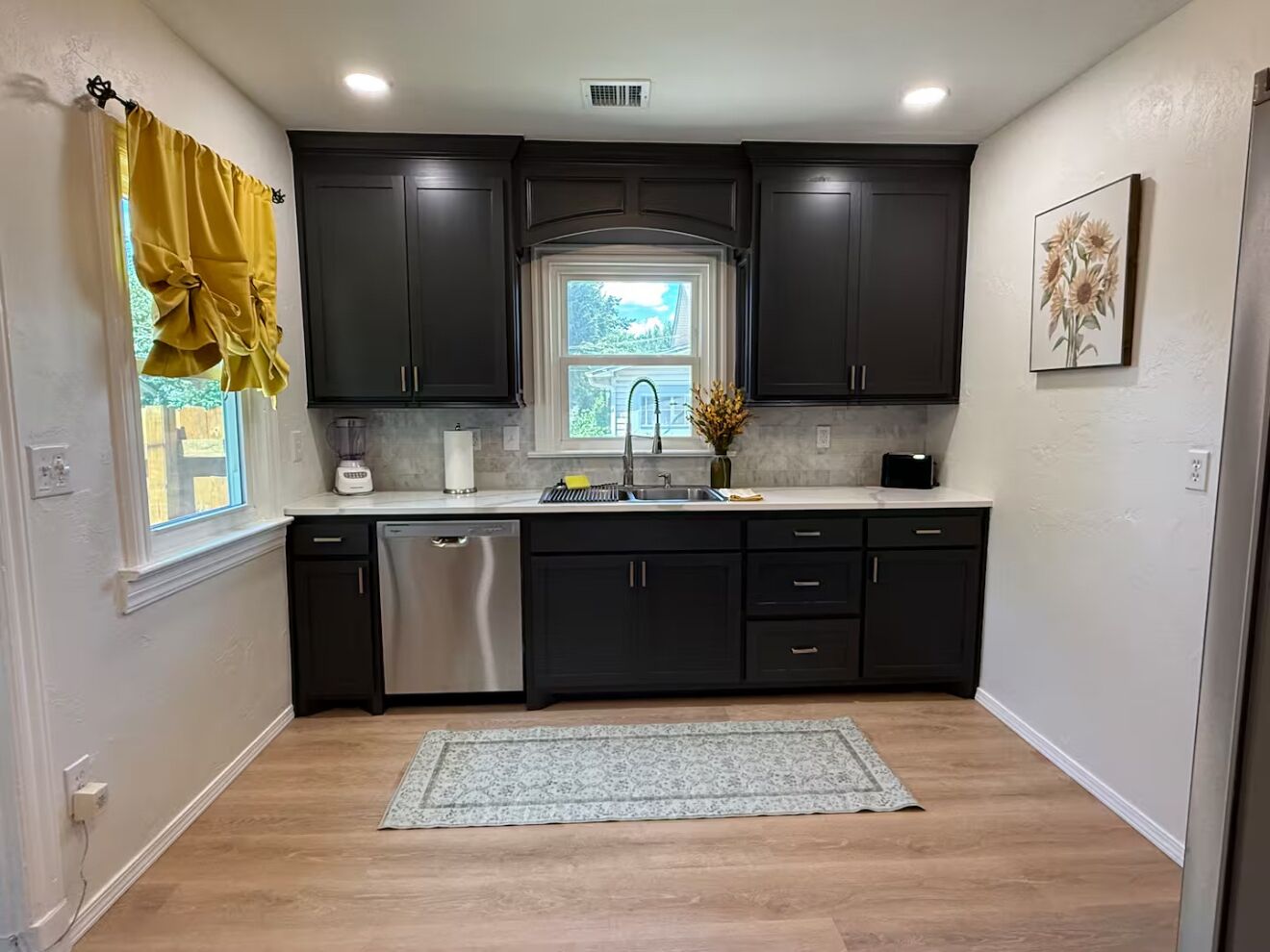 冰箱、微波炉、烤箱、炉灶