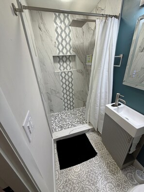 Bathroom - Secret Garden - Self Check-in - 1 bd, 1bath Elegant Apt/Studio (Orange Park)