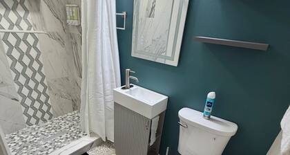 Secret Garden - Self Check-in - 1 bd, 1bath Elegant Apt/Studio