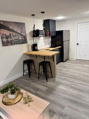 Private kitchen - Secret Garden - Self Check-in  -  1 bd, 1bath Elegant Apt/Studio (Orange Park)