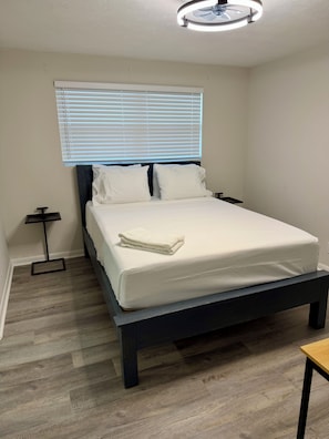 WiFi, bed sheets