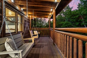 Luxury Cabin, Mountain View | Terrace/patio - Big Chief Lodge (Sevierville)