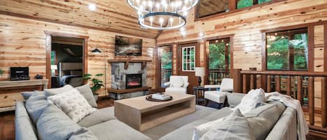 Luxury Cabin, Mountain View | Living room
