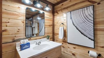 Luxury Cabin, Mountain View | Bathroom | Free toiletries, hair dryer, towels, soap