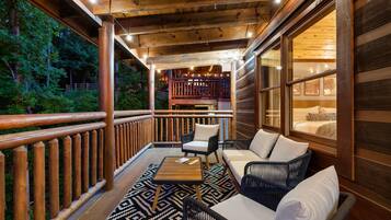 Luxury Cabin, Mountain View | Terrace/patio