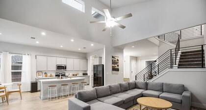 Spacious Cozy 4B Home in Frisco