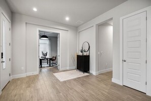 Interior - Spacious Cozy 4B Home in Frisco (Manor)