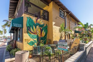 Exterior - 🌊Oceanfront | Incredible Views | Perfect Couples Getaway | Oceanside 313🌊 (Daytona Beach)