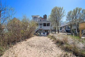 Exterior - Beachwalk Bliss.  Sleeps 17, lake access off the back yard, hot tub and all the (Michigan City)