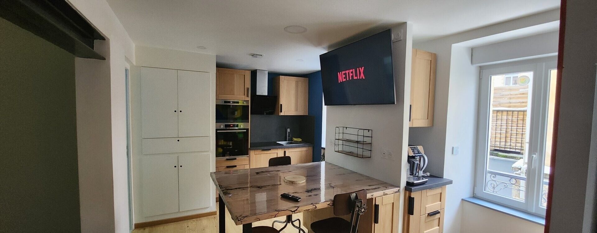 Kylskåp, mikrovågsugn, ugn och spishäll