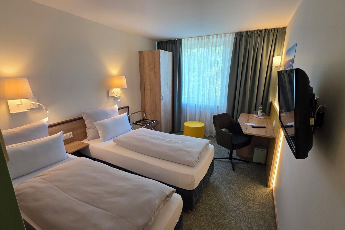 Executive Double Room, 2 Twin Beds | Hypo-allergenic bedding available, in-room safe, desk, laptop workspace