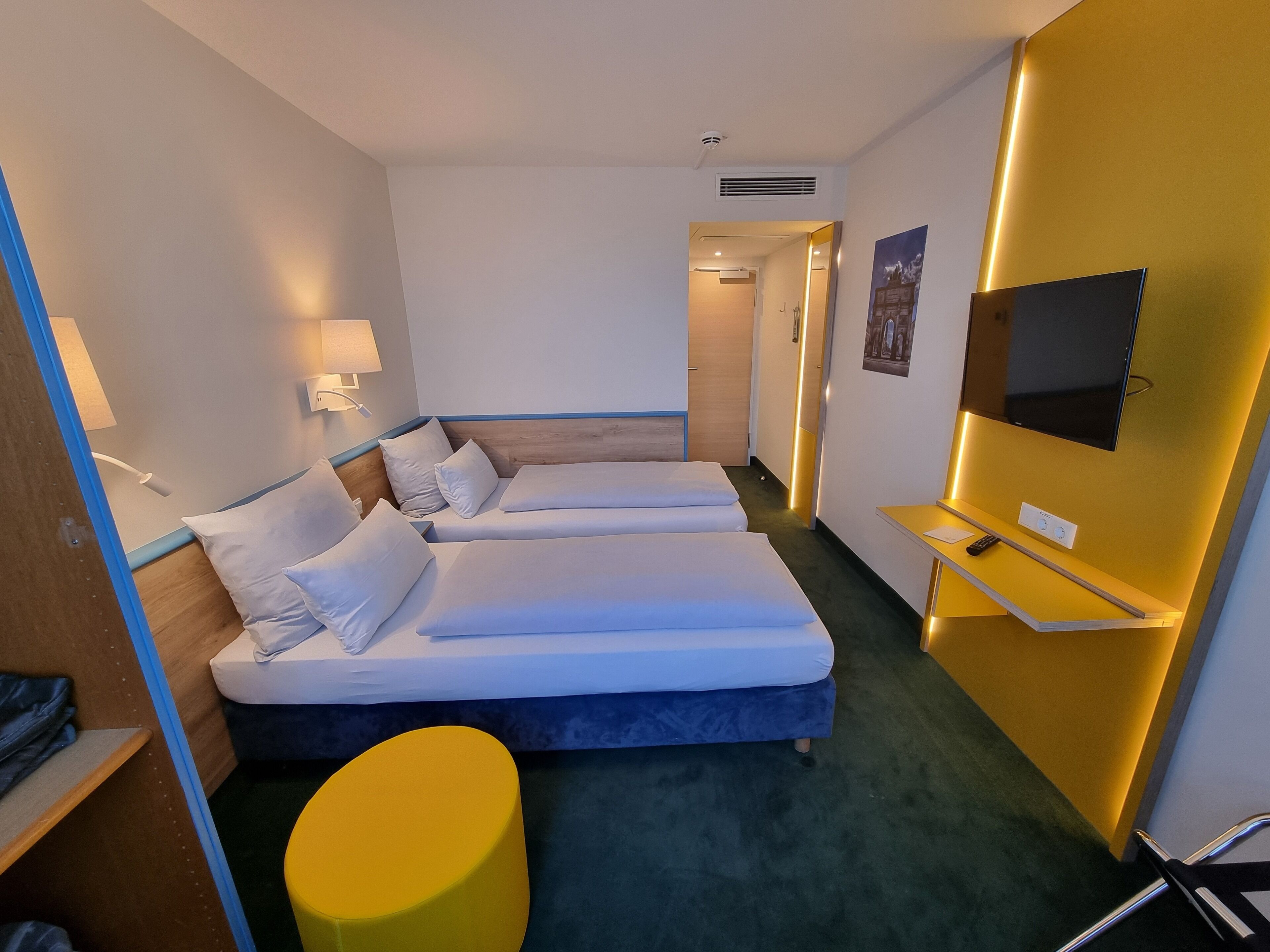 Habitación empresarial - 1 cama matrimonial o 2 individuales, en el área del jardín | Caja de seguridad en la habitación, cortinas blackout y insonorización 