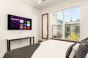 4 habitaciones, tabla de planchar con plancha, internet y ropa de cama