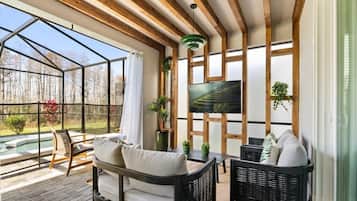 Télévision, baby-foot