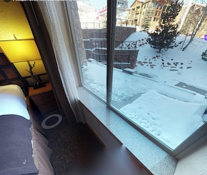 Tabla de planchar con plancha, Internet, ropa de cama