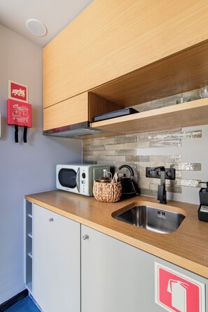 Studio | Interior - Regras Apartments & Garden B10 by Benefit Collection (Porto)
