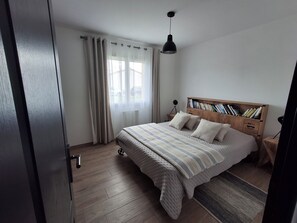 Iron/ironing board, WiFi, bed sheets - Pont Neuf industrial-style gîte (Eyrans)