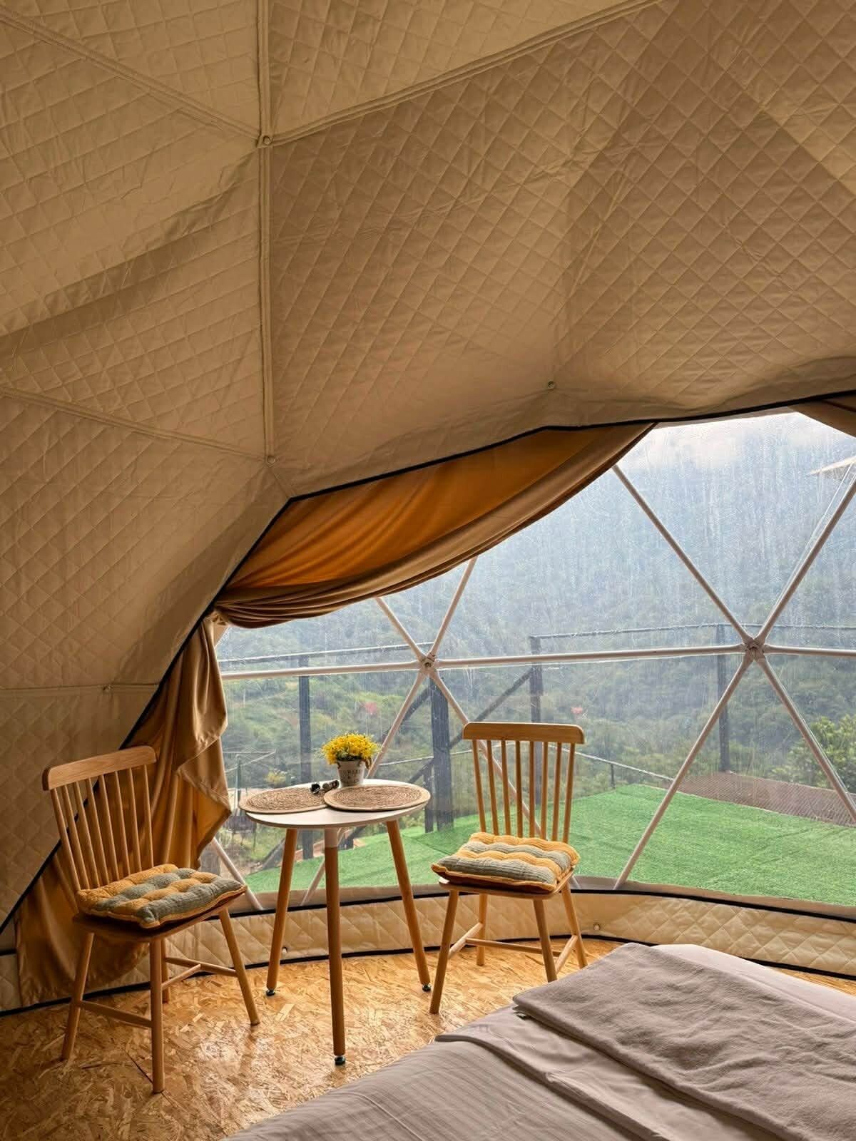 Quarto casal ou duplo, sacada, vista para a montanha | Wi-Fi de cortesia