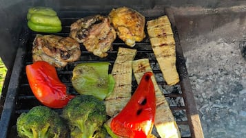 Comfort Double or Twin Room, Balcony, Mountain View | Food and drink