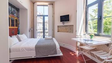 CE - 2 | Insonorización, tabla de planchar con plancha y wifi gratis