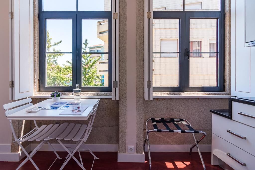 CE - 1 | Cocina privada | Tetera eléctrica y tostadora 