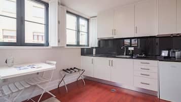 Apartamento superior, vistas a la ciudad | Cocina privada