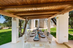 Outdoor dining - Casal degli Ulivi by Perle di Puglia (Ostuni)