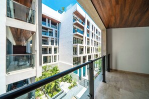 Property grounds - Central Condo 2 BR, Rooftop Pool, Gym Kids Club At Ipana, Icaro (Playa del Carmen)