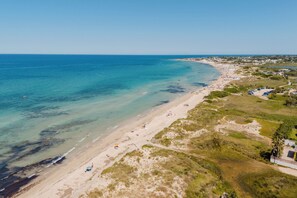 Beach - L`Oasi del Mare by BarbarHouse (Spiaggia Bella)