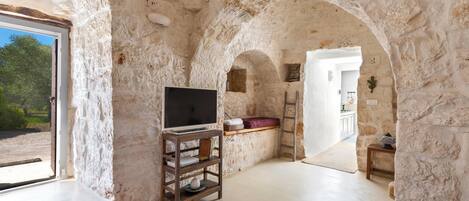 Fer et planche à repasser, accès Internet, draps fournis