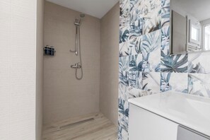 Hair dryer, towels - Dimora Aurea by BarbarHouse (Oria)