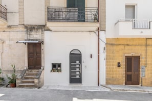 Exterior detail - Dimora Aurea by BarbarHouse (Oria)