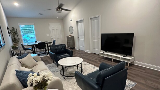Living area - 2-bedroom townhome in South Augusta (Augusta)