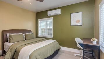 Bügeleisen/Bügelbrett, WLAN, Bettwäsche