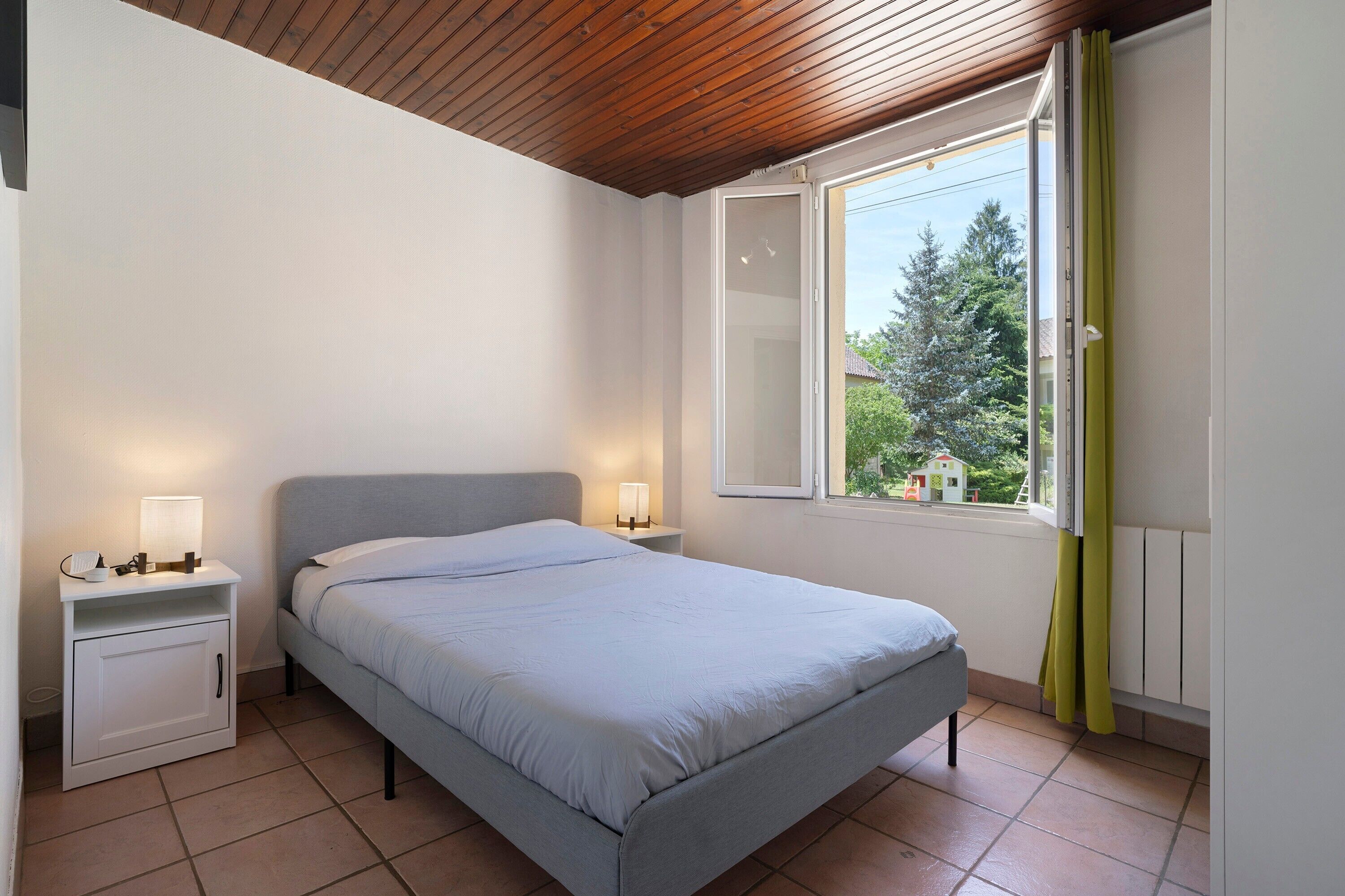 3 habitaciones, tabla de planchar con plancha y wifi 