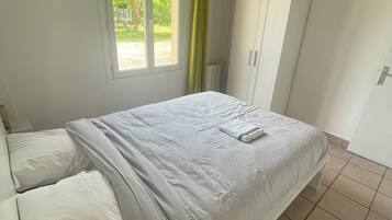 3 slaapkamers, een strijkplank/strijkijzer, wifi, rolstoeltoegang