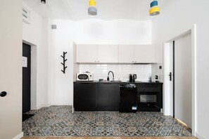 Geladeira, fogão, cooktop, lava-louças